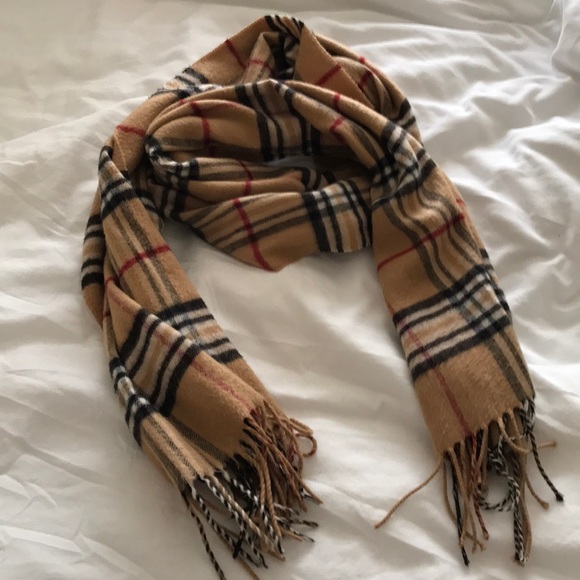 Checker pattern scarf - Picture 2 of 3